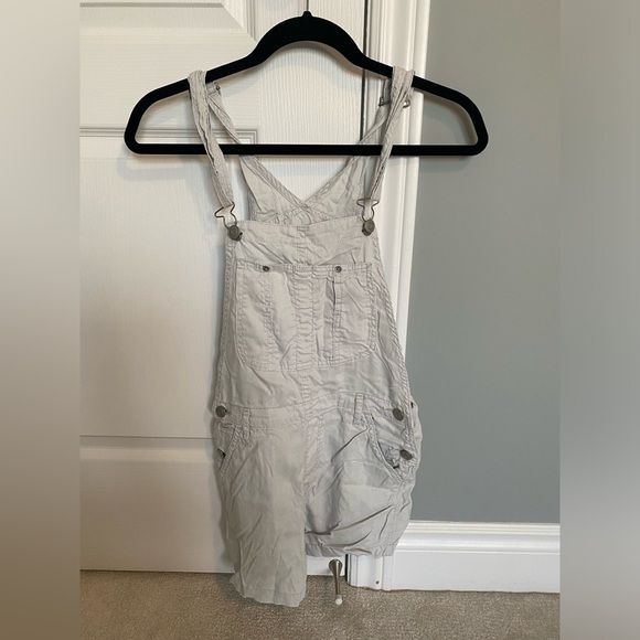 Aritzia TNA senyru romper XXS grey white color - Picture 2 of 3